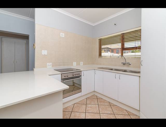 2 BEDROOM APARTMENT RENTED IN WOODMEAD